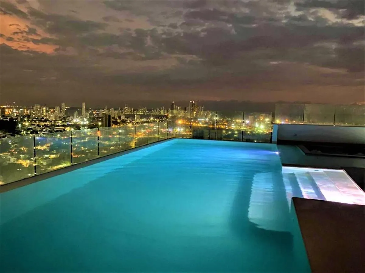 P18 2Bd 2Ba Brand New! 8 Blocks To Old City Steps To The Beach Cartagena 0*,